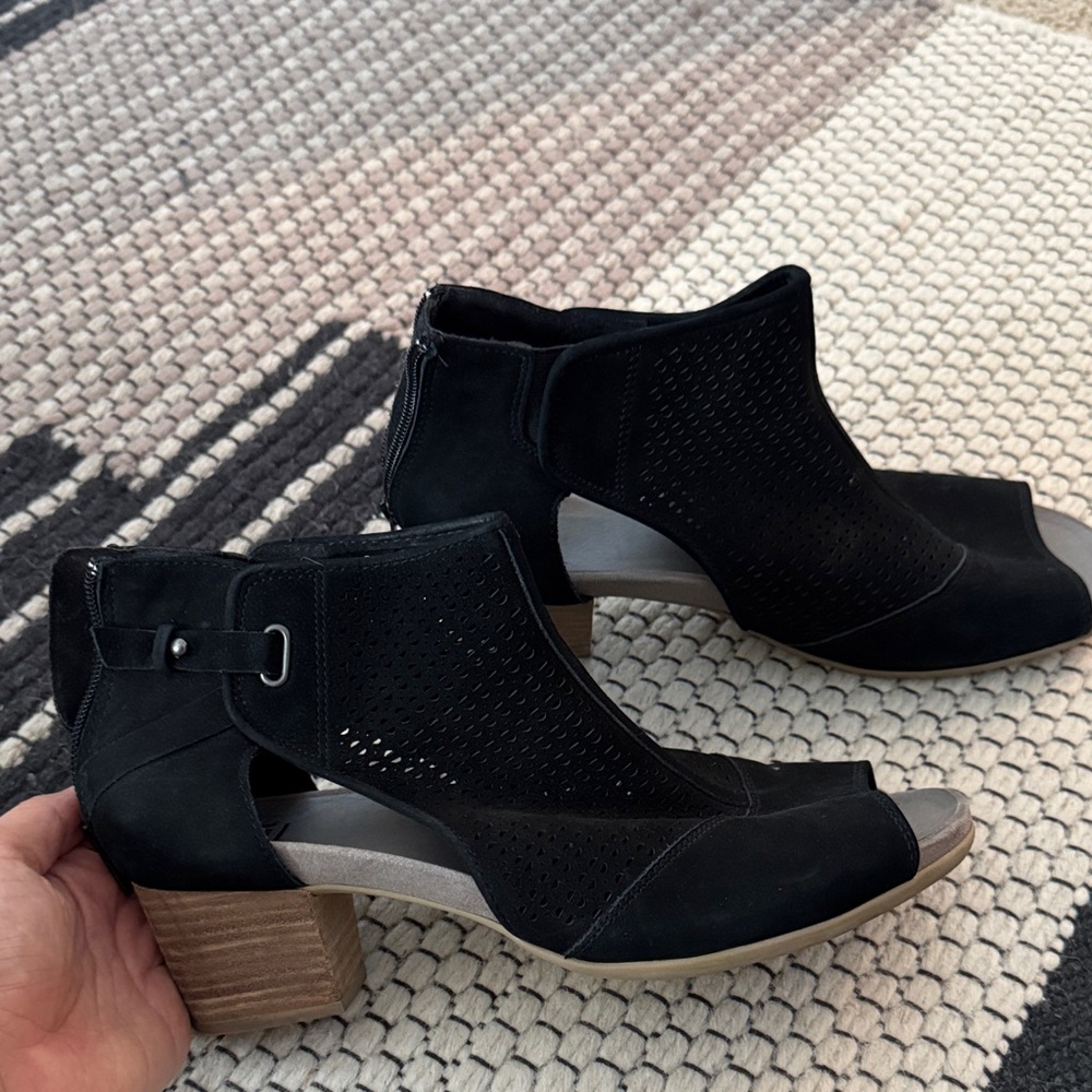 Earth Black Peep-Toe Heeled Boots - Picture 2 of 5